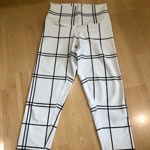 DYI Hi Rise White Black Grid 7/8 Legging S
